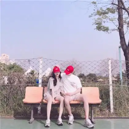 qq头像情侣一男一女,你从未走出我的思念
