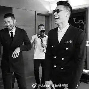 林书豪怀念好友高以翔生日快乐兄弟我们真的很想你
