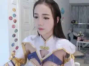 女网红真空直播遭警告,别上三根胸针后,网友根本锁不住
