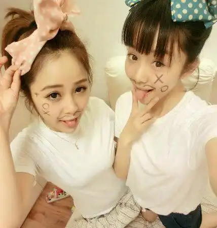 二位果然大气,连车窗也不带关的
