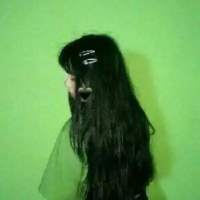 好看又很丧的女生头像伤感难过高清头像女
