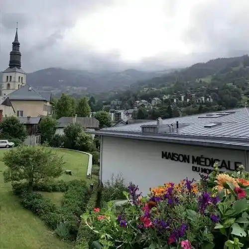 聚财招财旺财的山水风景头像
