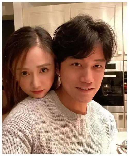 陈乔恩携男友艾伦参加好友聚会,与郑元畅信同框扮丑,毫无偶包
