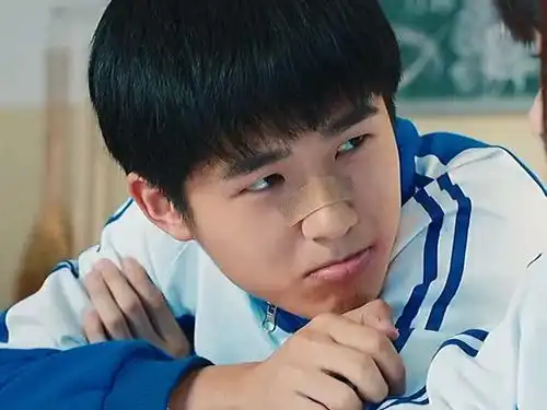 语文老师余准和余周周你们给我出去
