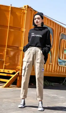 18冬季最火工装裤女生帅气来没男生什么事做个潮流酷女孩
