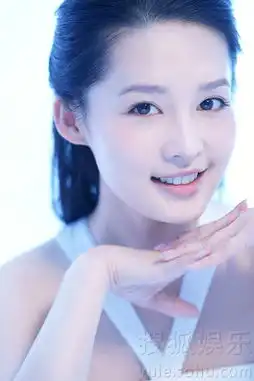 花开半夏厦门热拍主演李沁最新写真曝光
