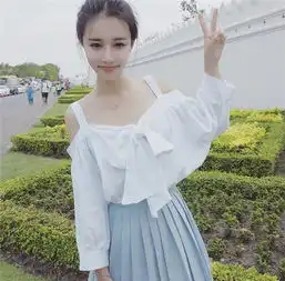 露肉却又性感的露肩上衣你选对了吗
