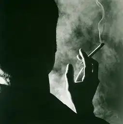 求一张男生图片黑白的,伤感失恋孤独的感觉,越多越好
