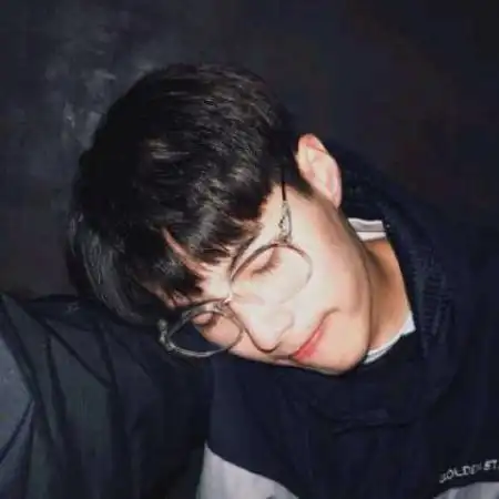 有个性的微信头像男,习惯世态炎凉变得颓废了
