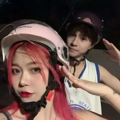 情侣头像多为头盔等鹤白.拿图点情侣头像我要个性网
