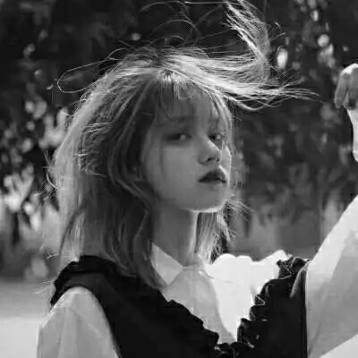 丧系黑白女生头像特别丧的头像女暗黑风格
