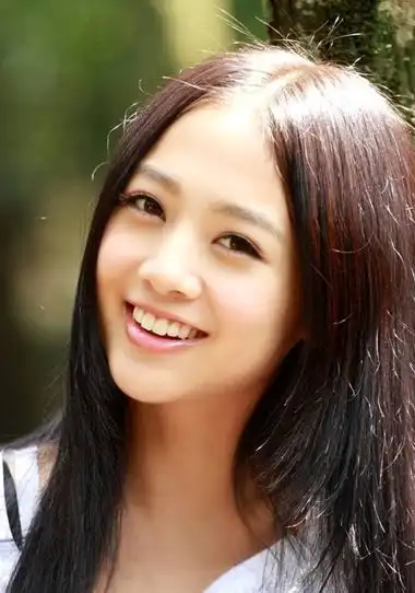 她16岁出道,被公司逼迫整容后雪藏,今30岁却被何炅宠成公主
