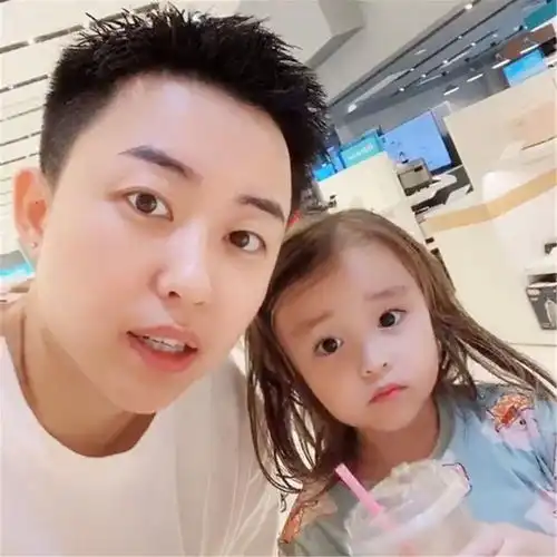 女ceo叶海洋又拼二胎了,有娃有钱没老公,这不是神仙生活是啥
