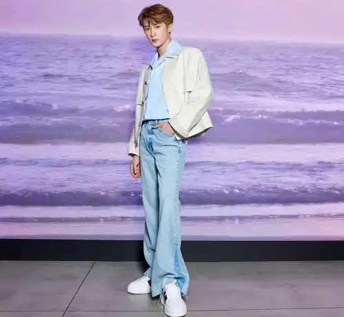 米兰时装周贾玲无瑕疵,章泽天贵气,赵露思田曦薇扛住镜头
