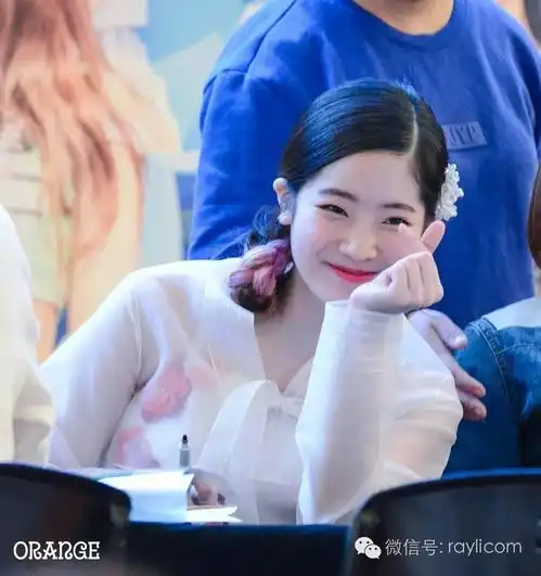 张雨绮原来是扮嫩狂魔90后少女侧扎辫嫩到爆
