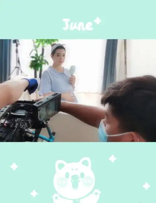 体操皇后刘璇41岁喜迎二胎,晒工作照大肚隆起孕味十足,少女感满满
