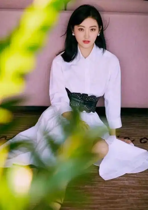 即将霸屏的6大穿衣公式,照着穿的你赢定了
