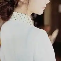 微信头像女生侧身低头微信头像图片大全
