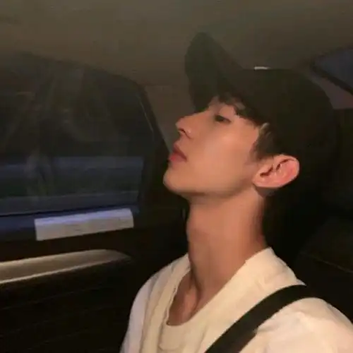 真人男生头像亦是此间少年
