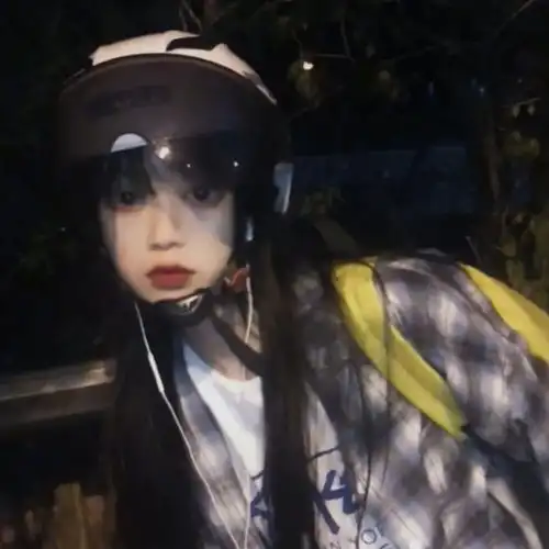 头像女生我的枪口只对准可爱的人
