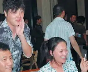 徐静蕾周迅刘亦菲马伊琍哪个女神吸烟照最难接受
