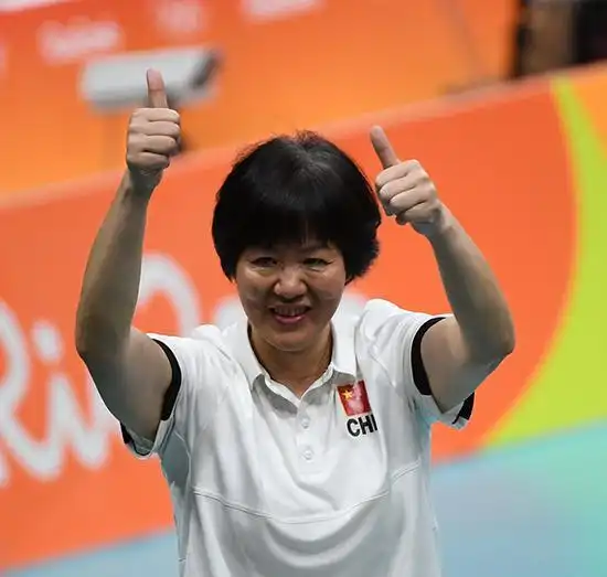 郎平再赞金软景是亚洲主攻代表两个字点评朱婷却让球迷安心
