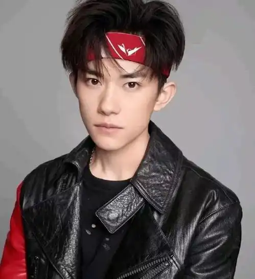 易烊千玺工作室再现生僻词,粉丝没点文化都不敢说喜欢千玺
