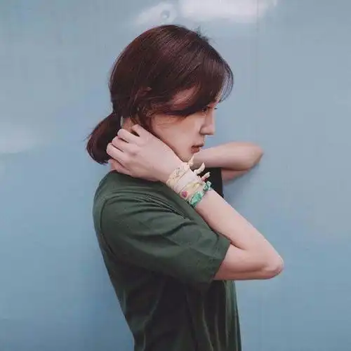 丈夫破产了,妻子不离不弃,却对婆婆说你的儿子没有那么优秀
