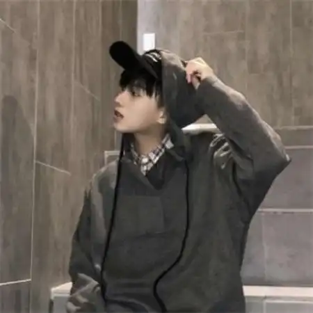 成熟男头像真实照片高清,情到深处人怎能不孤单
