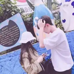 搞怪情侣头像一对
