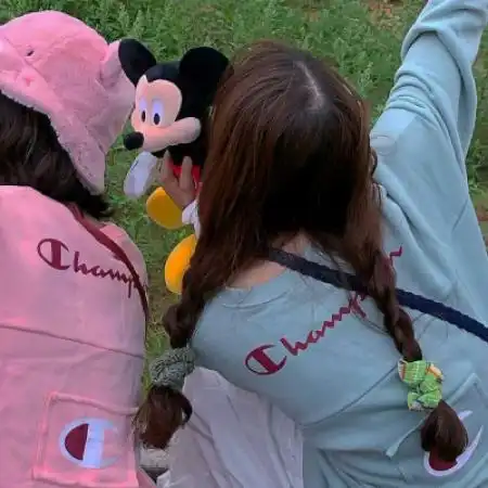 女生闺蜜头像双人,闺蜜自拍真人分享
