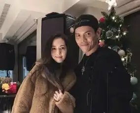 亲妈官宣订婚,真人秀里谈恋爱,向佐成功求婚郭碧婷
