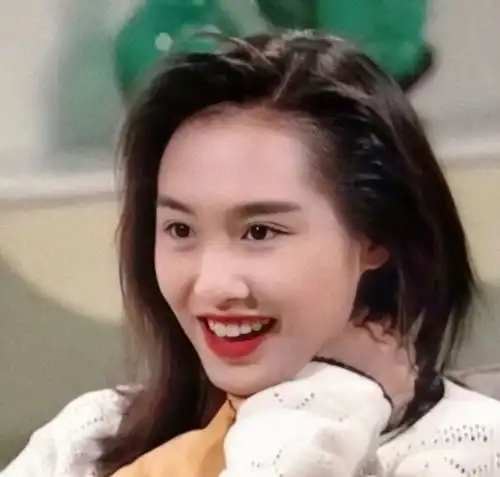 朱茵曾请黄贯中来家里喝汤,他却从不进门,而是在门外喝完就走
