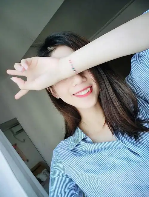 中国最美田径女神,身材不输职业模特,在大腿纹身引争议
