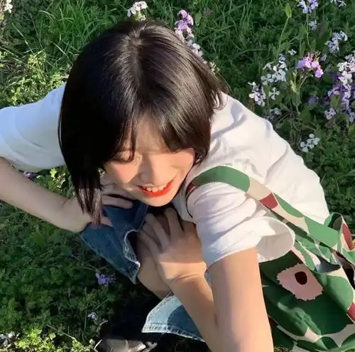 女头丨光照亮过我但是不属于我
