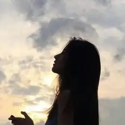 好看的小清新女生头像阳光微笑美女头像
