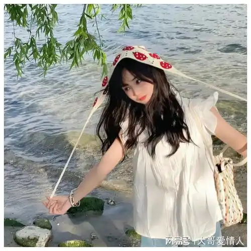 气质女生头像
