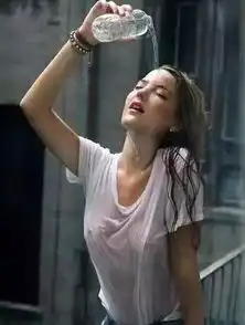 搞笑图片有个练瑜伽的媳妇就是好
