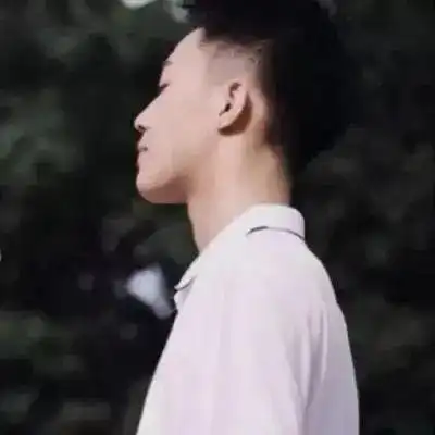 情侣头像真人一人一半真人情侣头像一男一女
