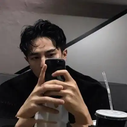 男生伤感微信头像,忧伤男人悲伤的时候是安静的
