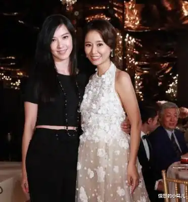 贵圈太乱林心如晒自拍,闺蜜林熙蕾富豪老公留言像我老婆
