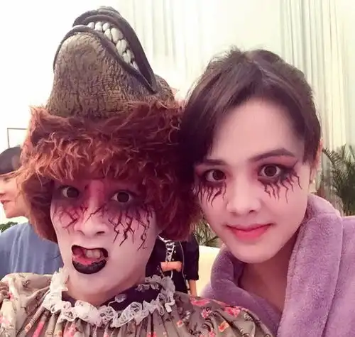 最美母女俩钟丽缇大女儿遗传高颜值浓眉大眼,长得太像妈妈了
