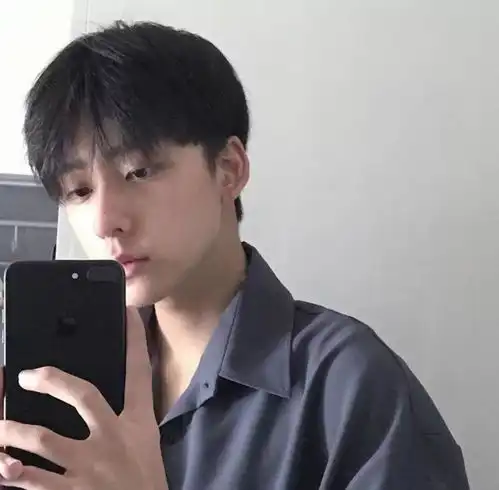 头像壁纸生平至此,欢喜是你
