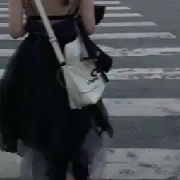 半身女生部位头像
