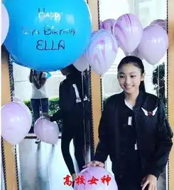 任达华女儿变漂亮了,大长腿随超模妈
