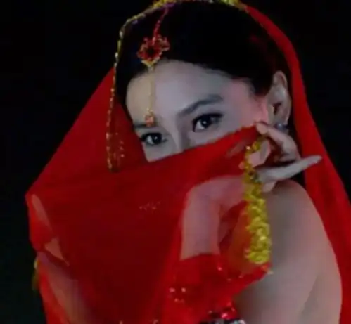 蒙上面纱,刘诗诗仙气飘飘,赵丽颖的是败笔,baby诱惑力十足
