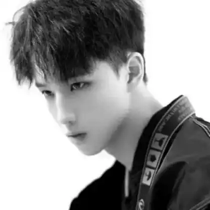 拽的失去了自我,超拽男生黑白头像
