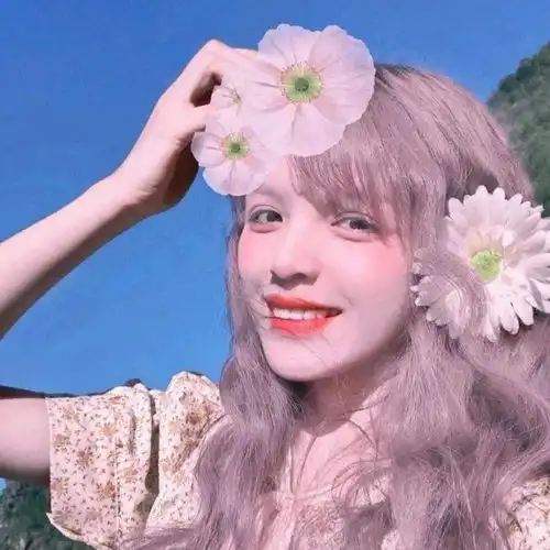 头像去吹吹夏日晚风吧也许会遇见浪漫

