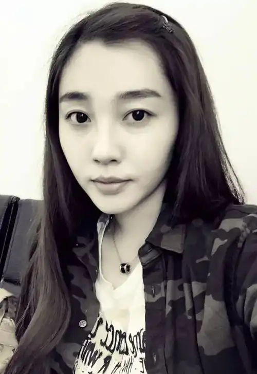 这位清华才女,为何她的素描总是让人着迷连陈奕迅都为她打call
