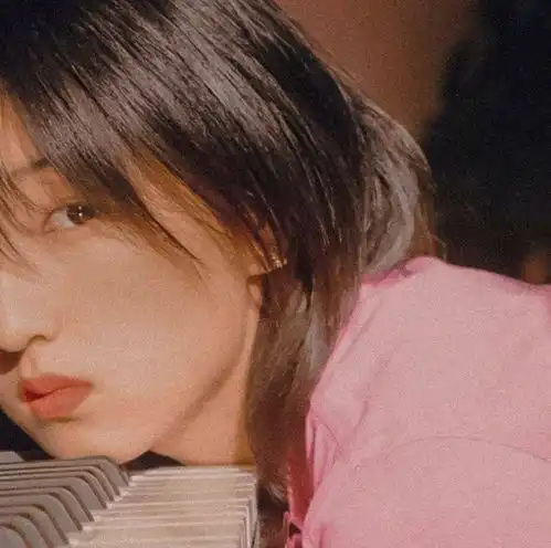 张子枫少女感满满
